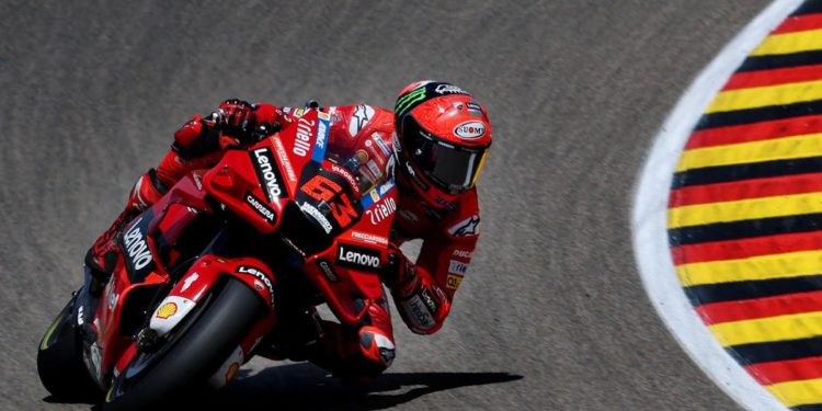 MotoGp Olanda, Bagnaia in pole davanti a Quartararo