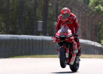 MotoGp Germania, Bagnaia in pole davanti a Quartararo e Zarco