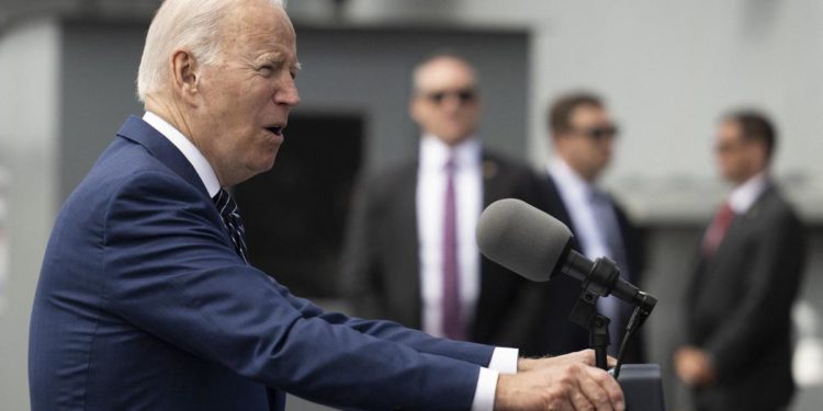 Biden: “Zelensky non ascoltò allarme Usa su invasione”