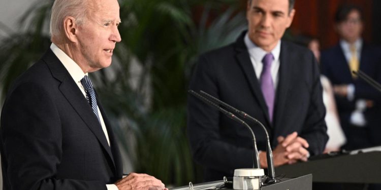 Nato, Biden-Sanchez: “Su Ucraina Putin dovrà rendere conto”