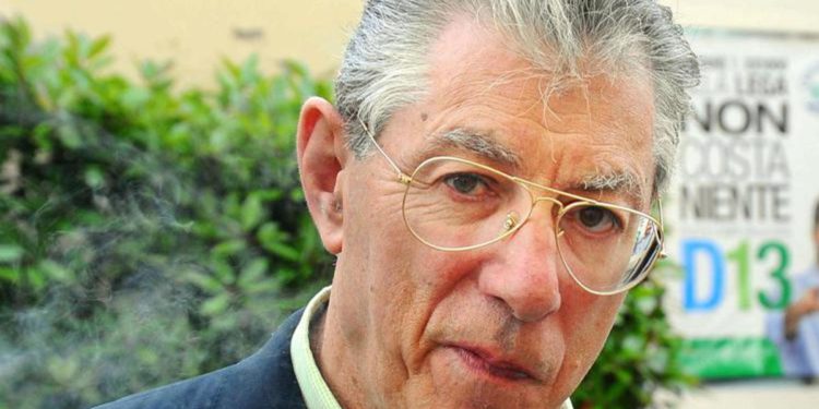 Bossi scrive a Elisabetta per Giubileo Platino, il feeling con la Regina