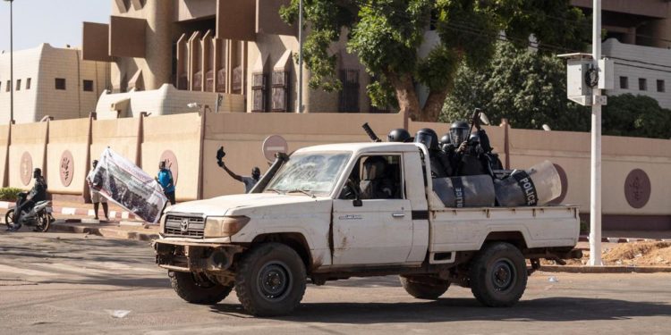 Burkina Faso, attacco contro villaggio: almeno 100 morti