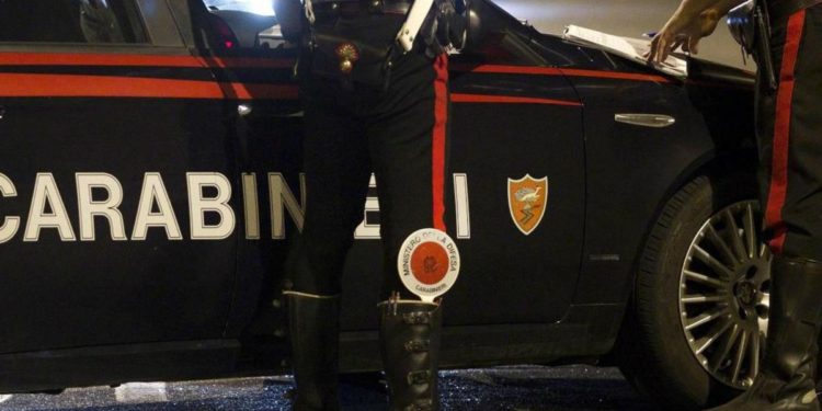 Cuneo, lanciavano mattoni contro auto in corsa: 3 arresti per tentato omicidio