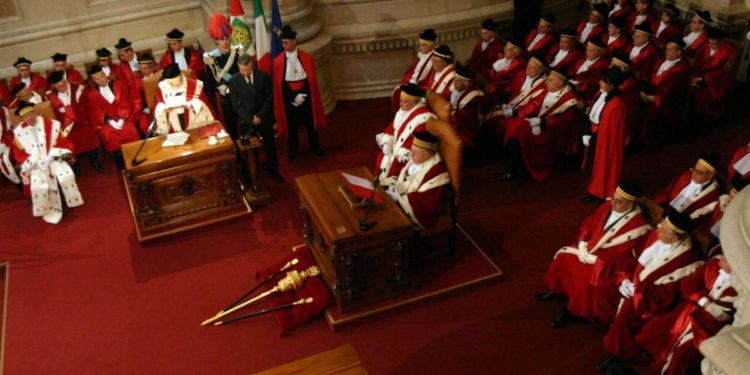 Fa esami in ospedale e sogna di diventare magistrato, Anm scrive a Gaia