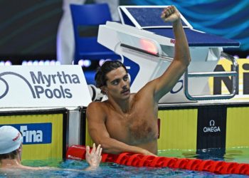 Mondiali nuoto, Ceccon strepitoso: oro e record del mondo nei 100 dorso