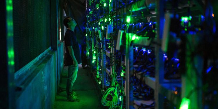 Bitcoin, una scommessa in perenne altalena