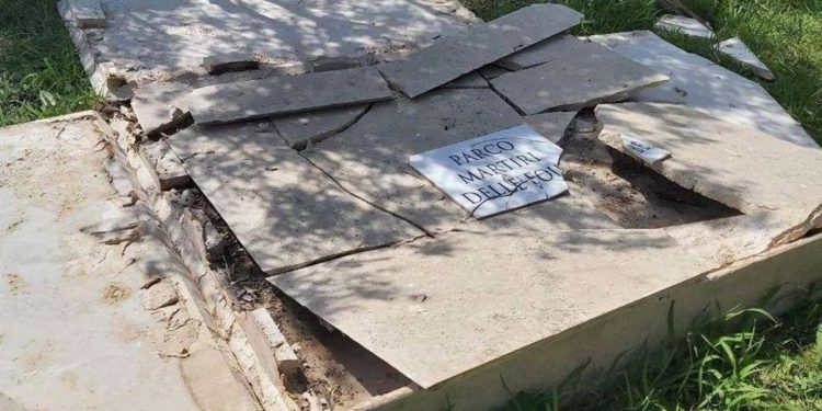 Foibe, distrutta lapide ad Anzio: “Un incidente, chi l’ha provocato vuole ripararla”