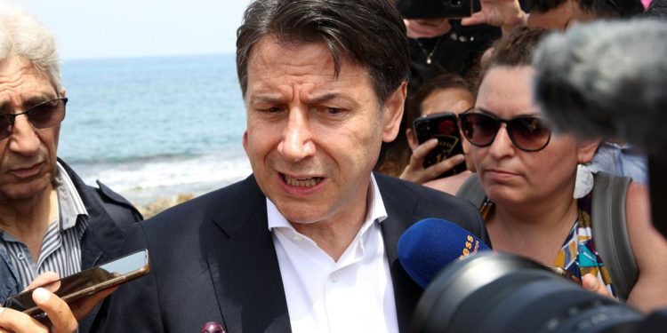 Armi a Ucraina, Conte: “Kiev aiutata a sufficienza”