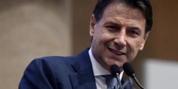 Scissione 5 Stelle, Conte riabbraccia ‘figliol prodigo’ Fenu