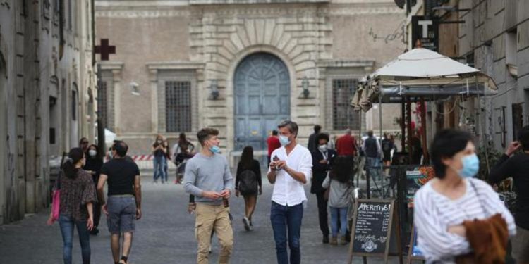 Covid oggi Lazio, 1.700 casi e 4 decessi. A Roma 1.205 nuovi contagi