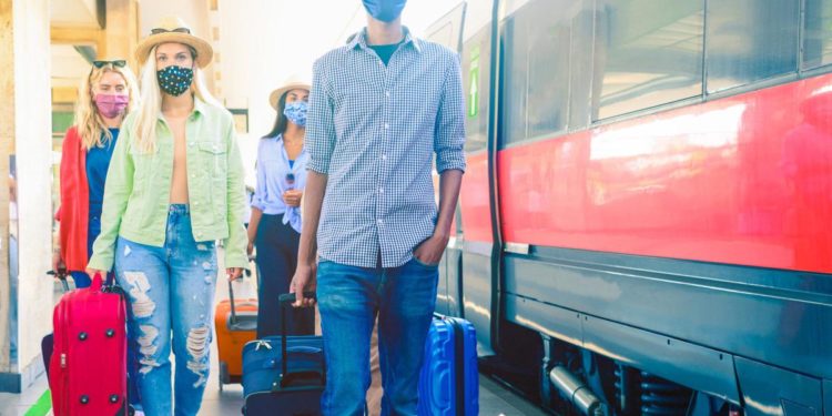 Mascherine al chiuso, proroga fino a settembre: ecco dove