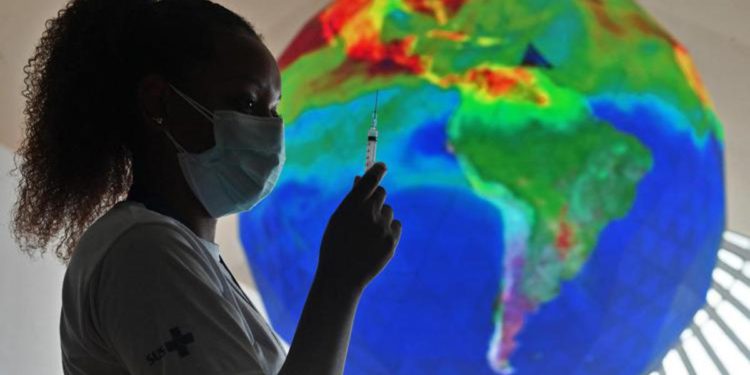 Covid, giù contagi e morti nel mondo: in Europa +6% casi