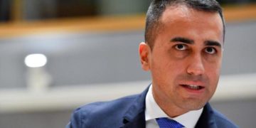 Scissione 5 Stelle, Ucraina ringrazia Di Maio: i tweet da Kiev