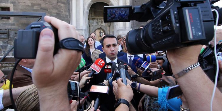 M5S verso scissione e addio Di Maio