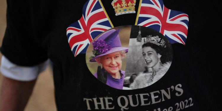 Giubileo di platino, al via celebrazioni per 70 anni di regno di Elisabetta