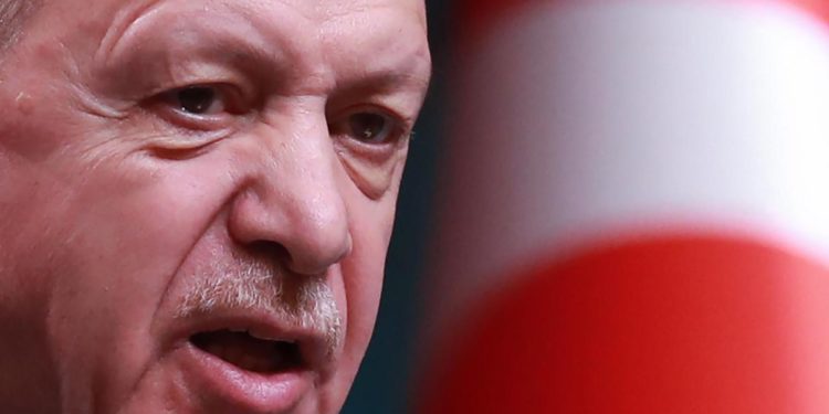 Nato, Erdogan: “Svezia ha promesso estradizione 73 terroristi”