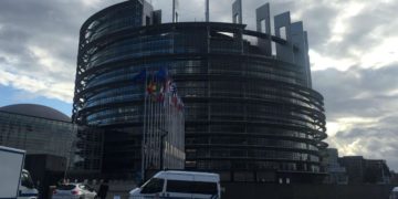 Energia, Europarlamento sfida Commissione: “Nucleare e gas non sono verdi”