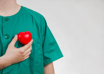 Oss: una figura richiestissima in ospedali e rsa