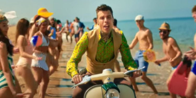‘La Dolce Vita’ di Fedez con Tananai e Mara Sattei: ecco il video