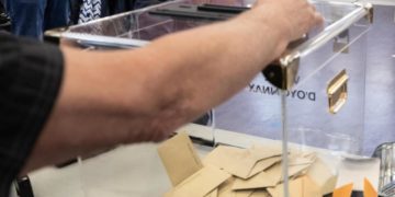 Elezioni legislative Francia 2022, astensione oltre il 52%