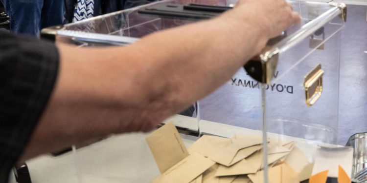 Elezioni legislative Francia 2022, astensione oltre il 52%