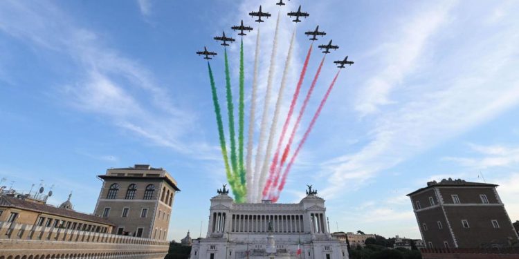 2 giugno, Mattarella: “Italia impegnata per la pace”