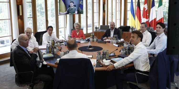 G7, seconda giornata: Zelensky in collegamento