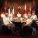 G7, Johnson e Trudeau ‘sfottono’ Putin