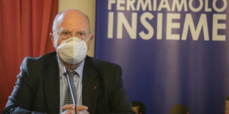 Galli: “Se Omicron 5 è più diffusiva ce ne accorgeremo”