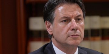 Governo, Conte: “M5S dà contributo ma vuole essere ascoltato”