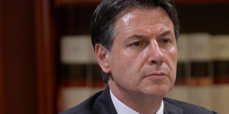 Governo, Conte: “M5S dà contributo ma vuole essere ascoltato”