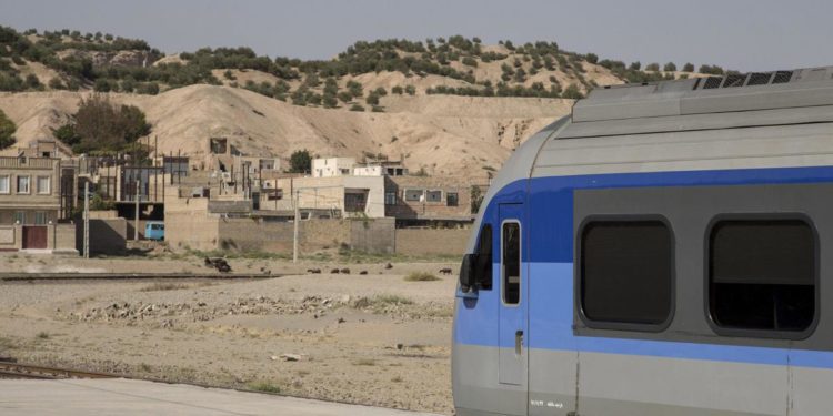 Iran, deraglia un treno: 13 morti e 50 feriti