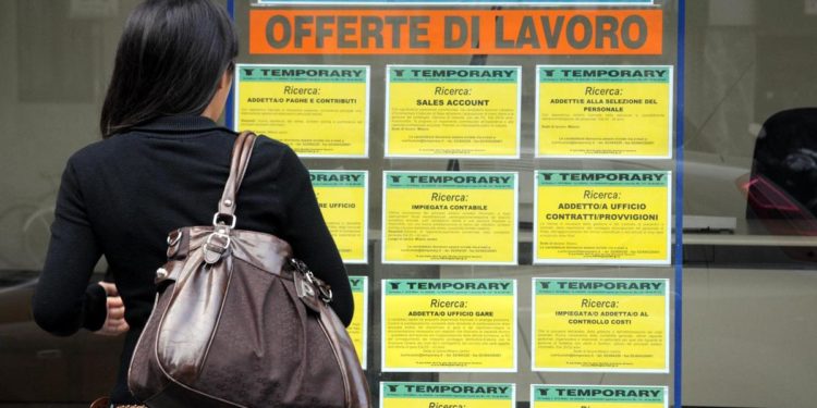 Salario minimo, cos’è e come funziona