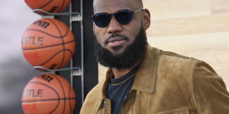 Basket, LeBron James vuole comprare una squadra Nba