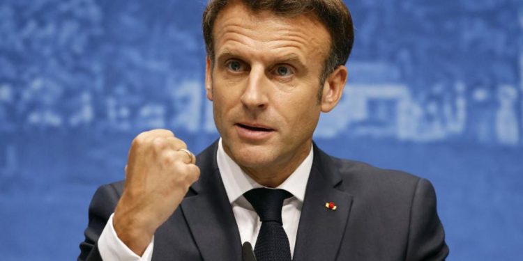 Ucraina, Macron: “Guerra non avrà fine in prossimi mesi”