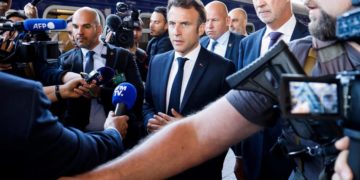 Suonano sirene a Kiev durante visita Draghi, Macron e Scholz