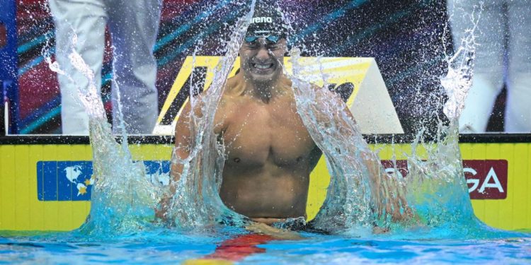 Mondiali nuoto Budapest 2022, Martinenghi oro nei 100 rana