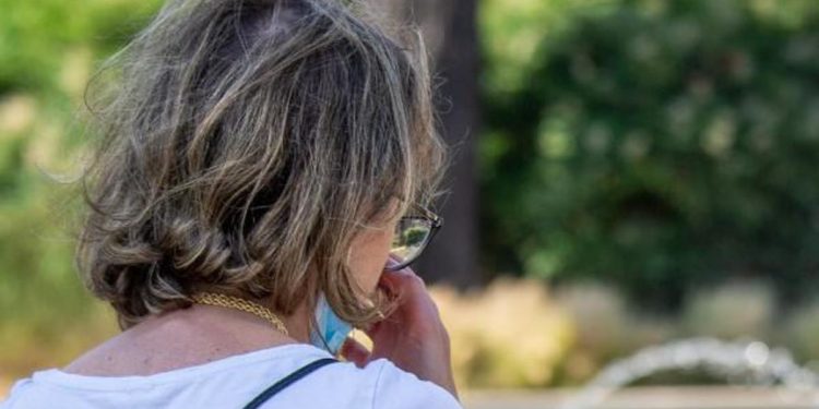 Mascherine, Costa: “Verso proroga per trasporti e ospedali fino a settembre”