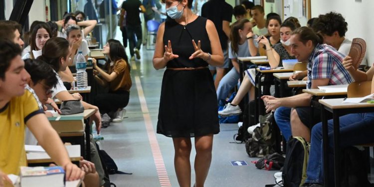 Maturità 2022, prima prova esame di Stato: autori e tracce di italiano