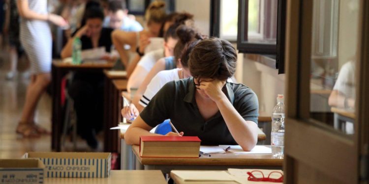 Maturità 2022, prima prova al via. “Pascoli e Verga tra le tracce”