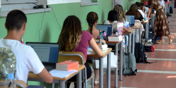 Maturità 2022, la traccia più scelta sul mondo iperconnesso