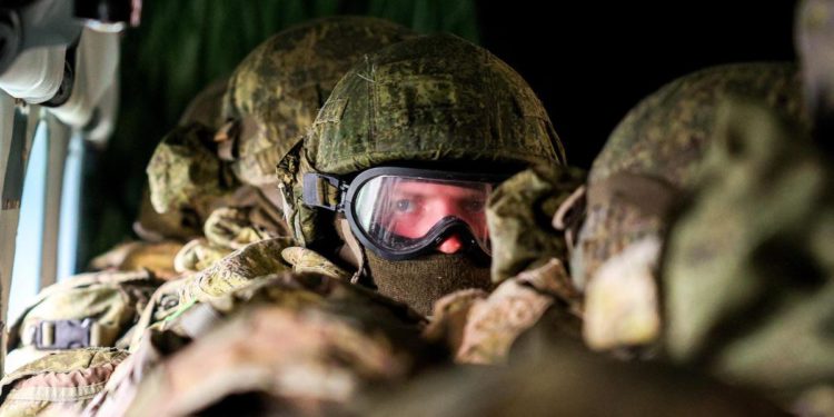 Ucraina, Russia avvia esercitazione militare nel Pacifico