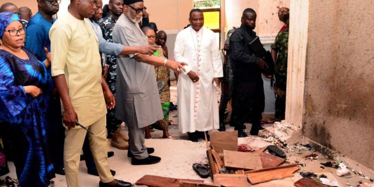 Nigeria, “100 morti nella strage in chiesa”
