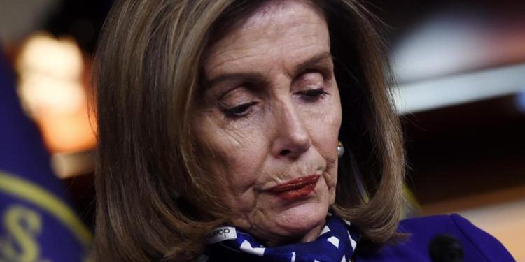 Aborto Usa, Pelosi accusa Corte Suprema e Trump