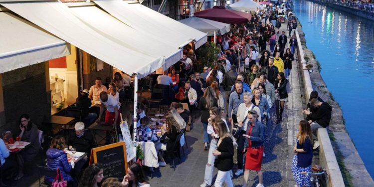 Covid Italia, Gimbe: frena discesa casi in ultimi 7 giorni