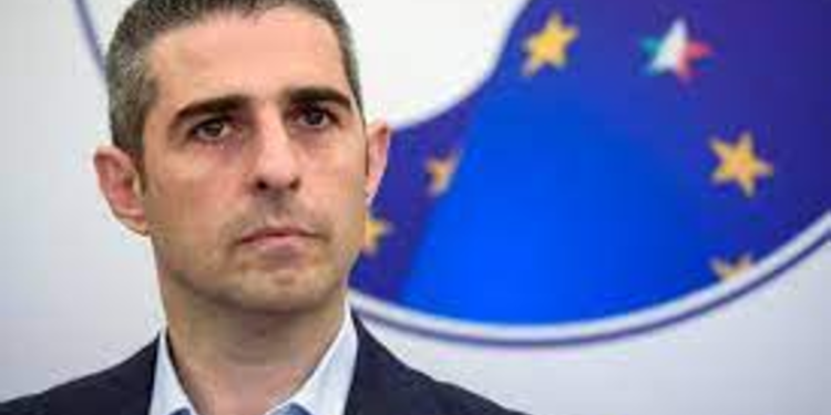 M5S, Pizzarotti: “Io e Sala con Di Maio? Dialoghi in corso ma prematuro”