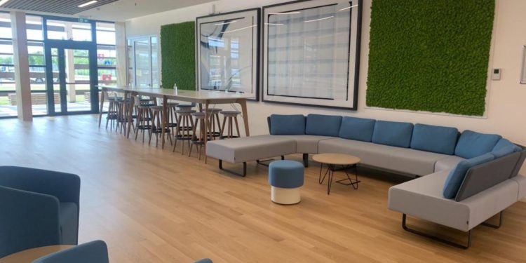 Philip Morris, Bonaccini: “Alta formazione per lavoro e prospettive di qualità”