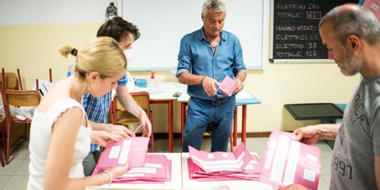 Elezioni comunali 2022, lo spoglio: Genova, Palermo, Verona