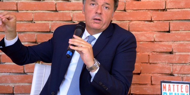 M5S, Renzi: “Litigano ogni giorno, non credo arriveranno vivi a elezioni 2023”