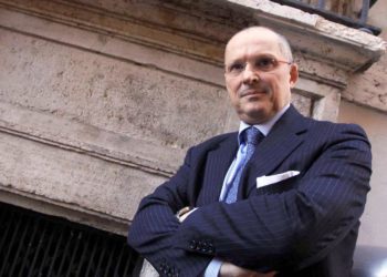 Covid, Ricciardi: “Omicron virus più contagioso del pianeta, mascherina serve ancora”